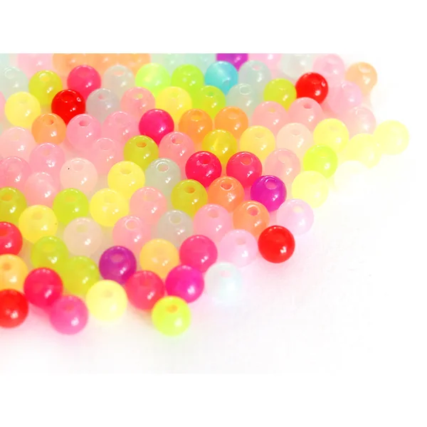 100 perles en plastique rondes 6 mm - multicolores