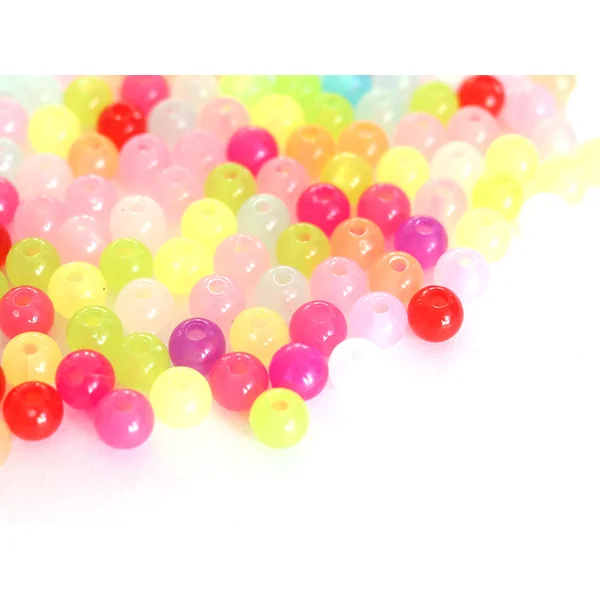 100 perles en plastique rondes 6 mm - multicolores