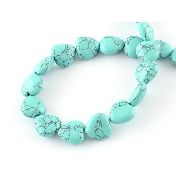 10 perles en forme de cœur en turquoise synthétique - 10 mm