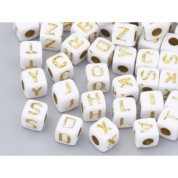 200 mini perles carrées - cubes en plastique - lettres alphabet - blanc et doré - 4,5 mm