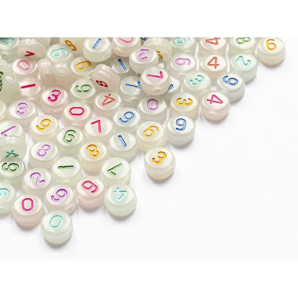 200 perles rondes en plastique - chiffres et numéros - phosphorescent et multicolore - 7 mm