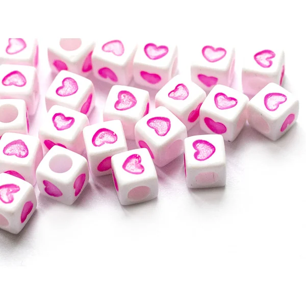 20 perles en plastique cubes symbole coeur - rose flashy - 7 mm