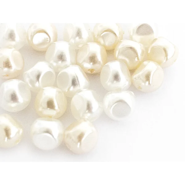 20 perles en plastique imitation perles de culture - forme irrégulière - 8 x 6 mm