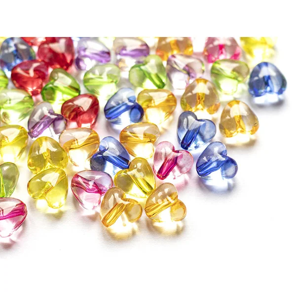 50 perles en plastique coeur - inclusion multicolore - 10 mm