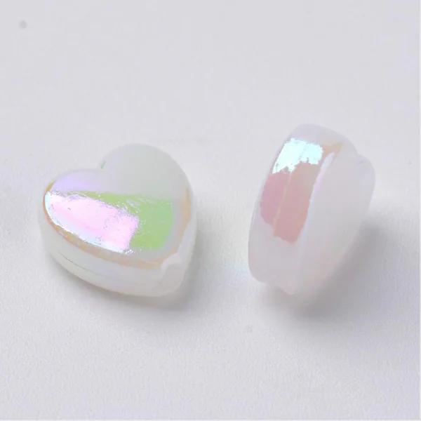 50 perles en plastique - cœurs nacrés - 8 mm