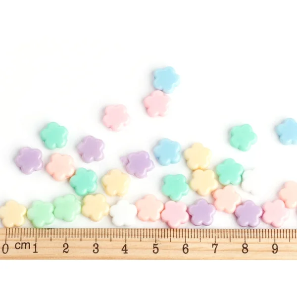50 perles en plastique - Fleurs simples - couleurs pastel - 9 mm
