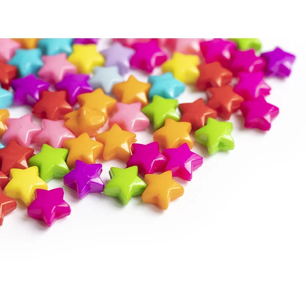 50 perles en plastique - étoiles couleur vive - 12 mm