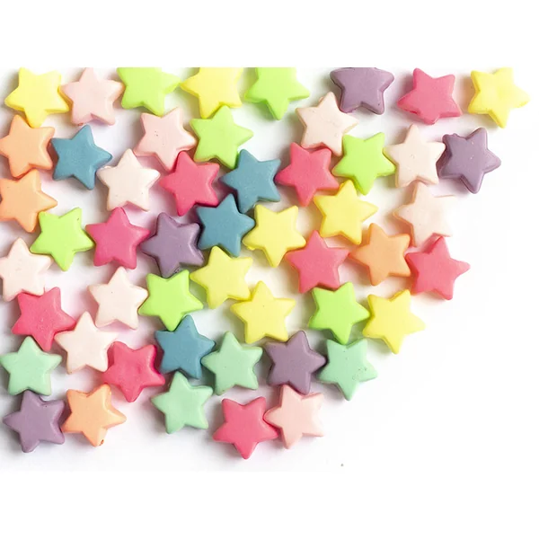 50 perles en plastique - étoiles - multicolore fluorescent - 11 mm