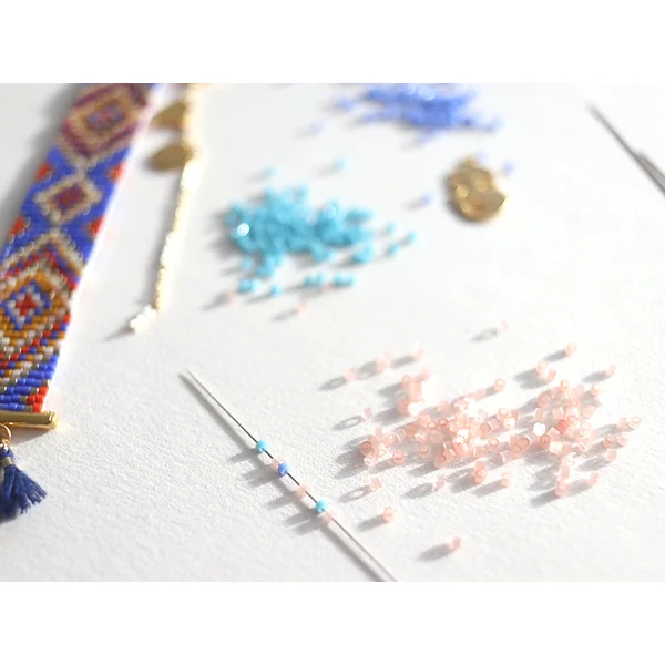 6 aiguilles à perler avec 1 enfile-aiguille