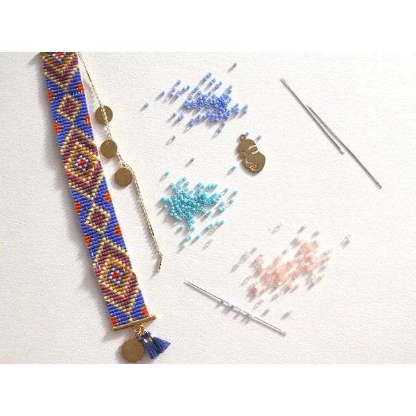 6 aiguilles à perler avec 1 enfile-aiguille