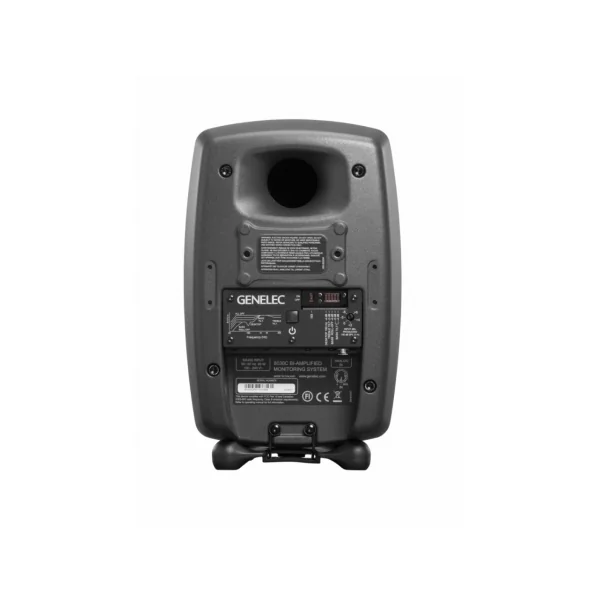 8030 CP Genelec - Enceinte de monitoring Bi-amplifié 5 pouces 100w RMS