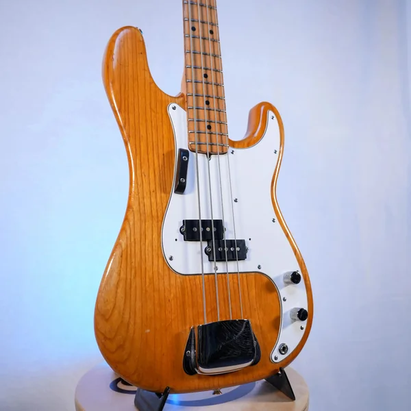 Basse Fender Precision 1979