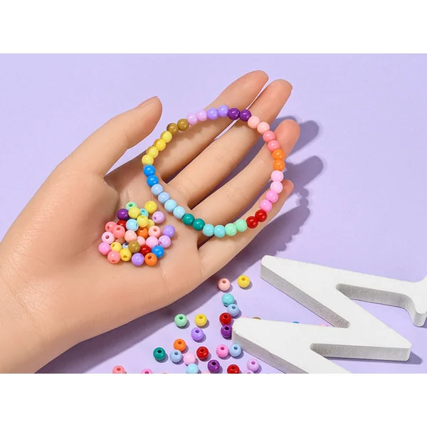 Boîte de 1500 perles - 18 couleurs de perles opaques en plastique - 6 x 5 mm