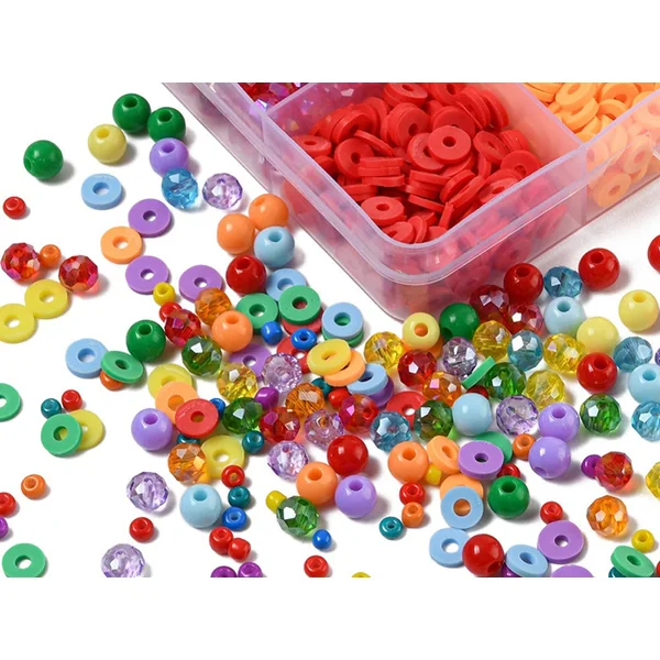 Boîte de 4300 perles variées : rocailles, plastique, heishi - 6 couleurs