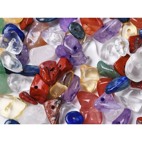 Boîte de perles de pierres précieuses mélangées