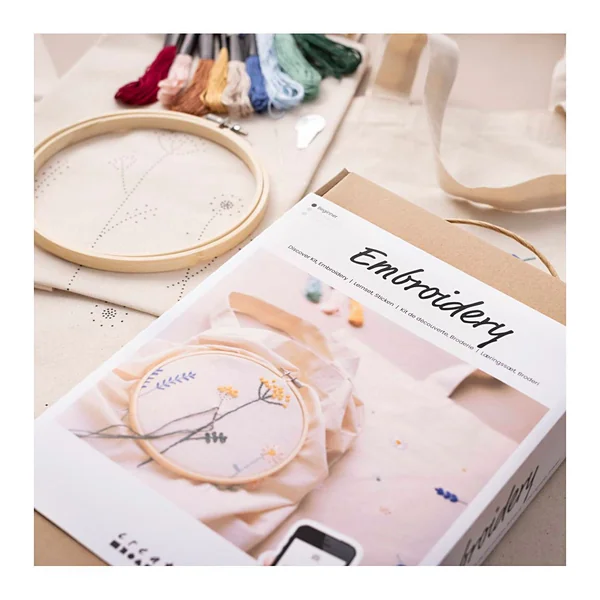 Coffret initiation à la broderie « Sacs »