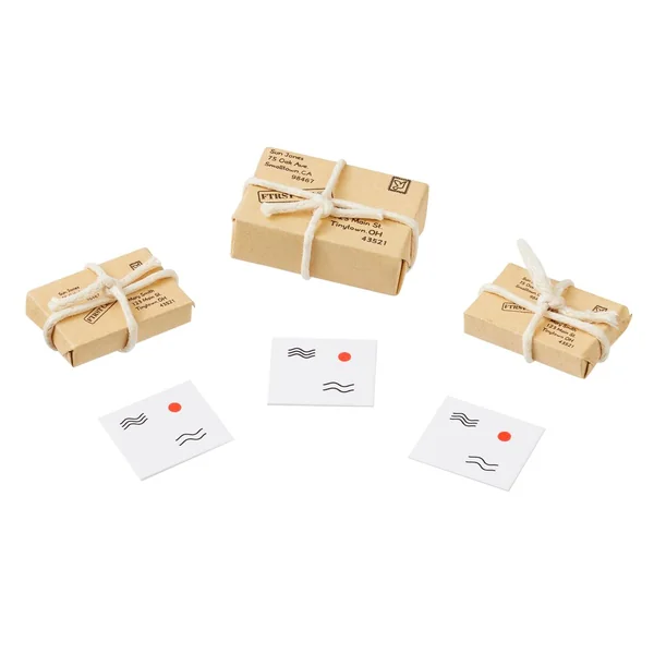Colis et lettres miniatures