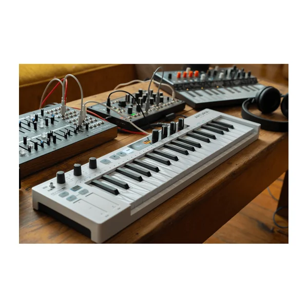Contrôleur ARTURIA KEYSTEP-37 - Clavier 37 mini touches