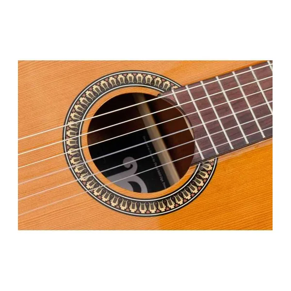 Guitare Classique PLEYEL - P200 - Classique - 4/4 - Table massif cèdre rouge - Glossy