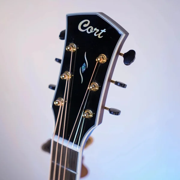 Guitare Cort OM Custom Shop