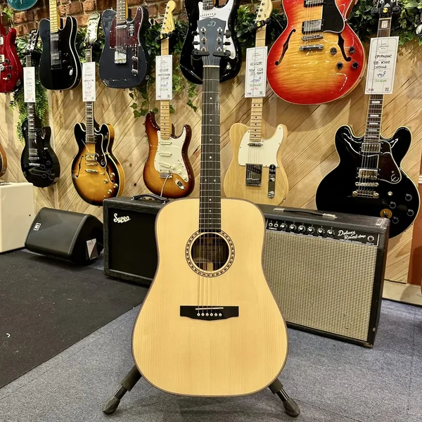 Guitare Dowina Danubius D
