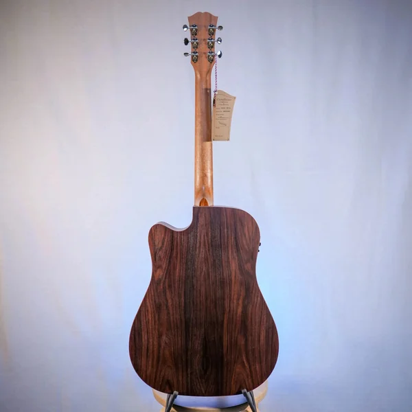 Guitare Dowina Granus DCE