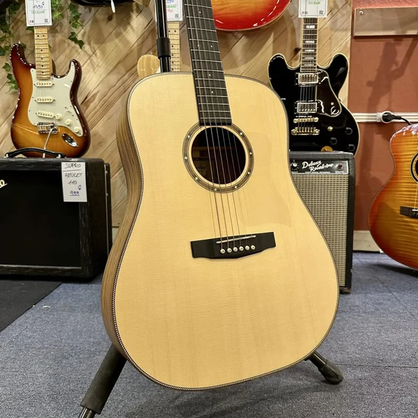 Guitare Dowina Marus D