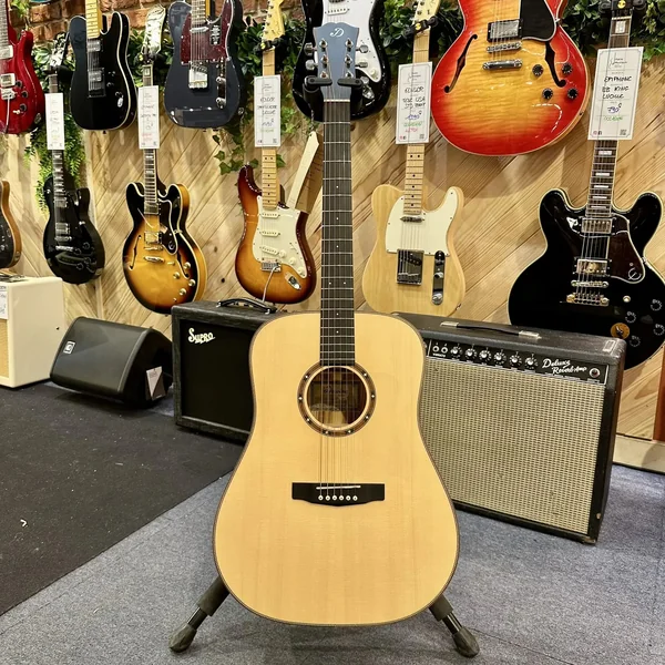 Guitare Dowina Marus D