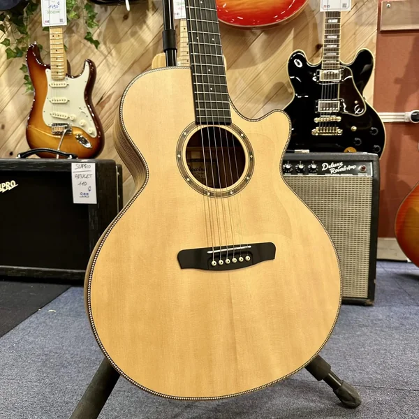 Guitare Dowina Marus GAC