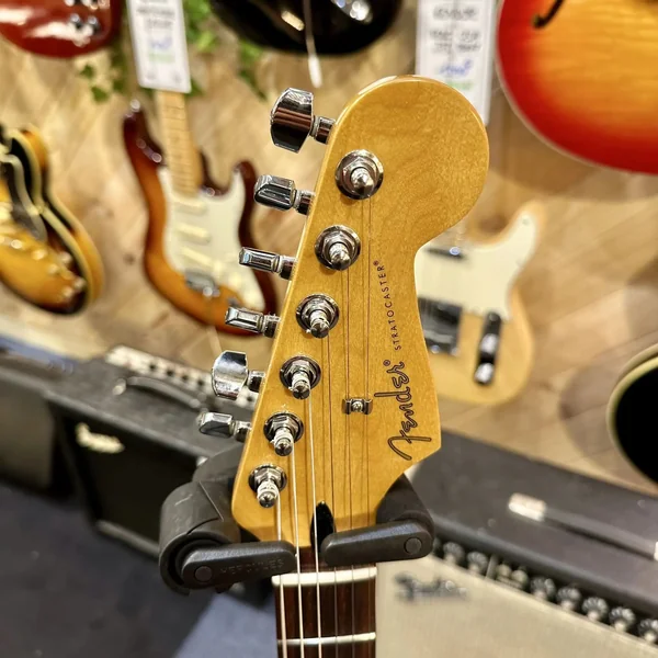 Guitare Fender Stratocaster BlackTop HH