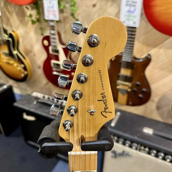 Guitare Fender Stratocaster Deluxe