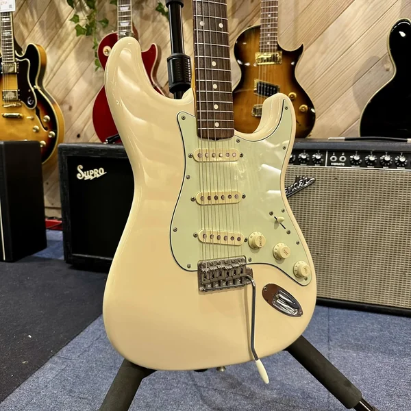 Guitare Fender Stratocaster Japan RI62