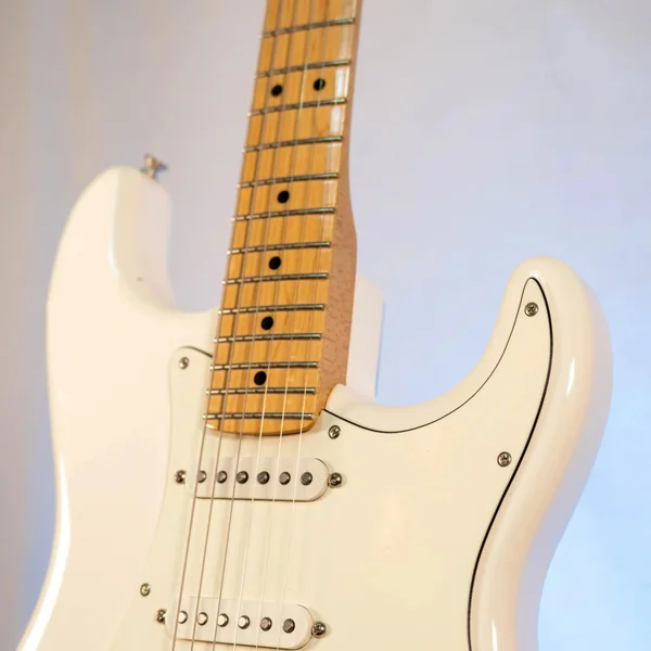 Guitare Fender Stratocaster Player Olympic White