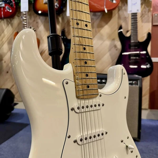 Guitare Fender Stratocaster Player Olympic White