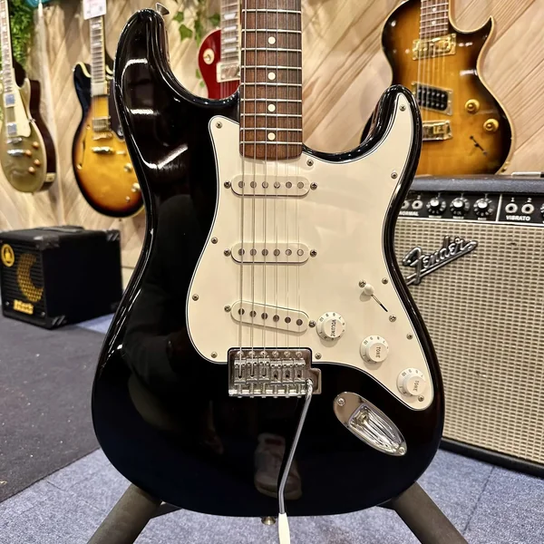 Guitare Fender Stratocaster Std Mexico