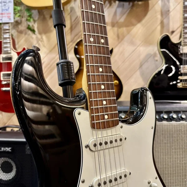 Guitare Fender Stratocaster Std Mexico