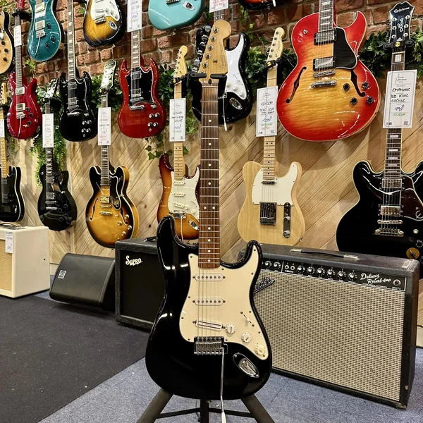 Guitare Fender Stratocaster Std Seymour Duncan