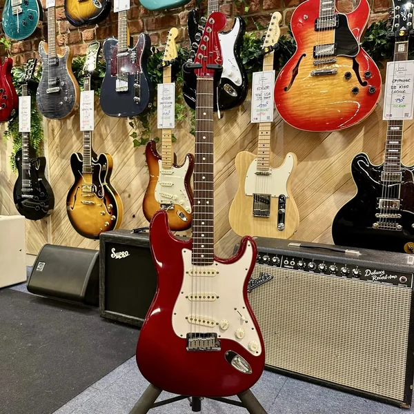 Guitare Fender Stratocaster USA Standard 1995 Candy Red Matching Headstock