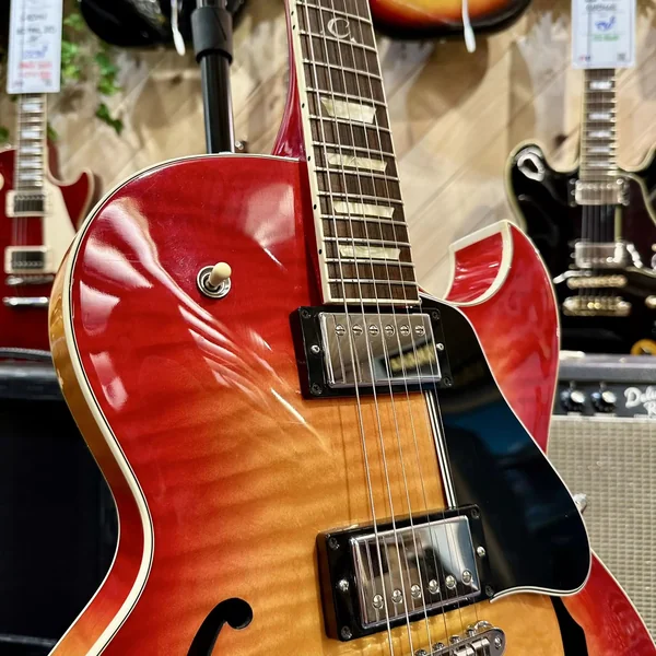 Guitare Gibson ES137
