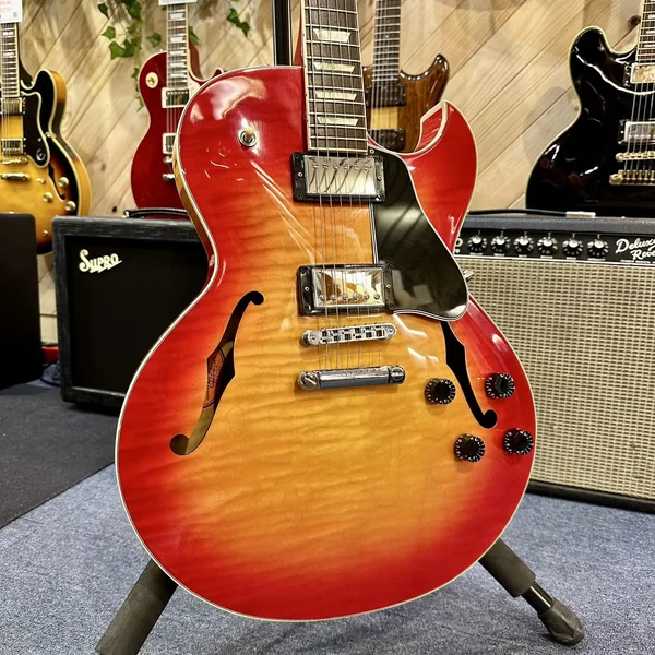 Guitare Gibson ES137