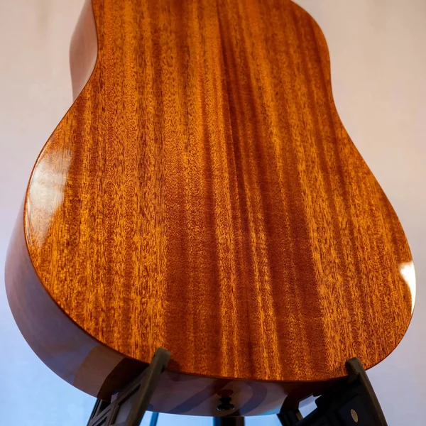 Guitare Lag Tramontane T88D