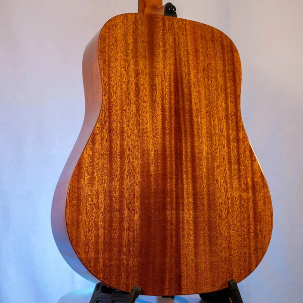 Guitare Lag Tramontane T88D