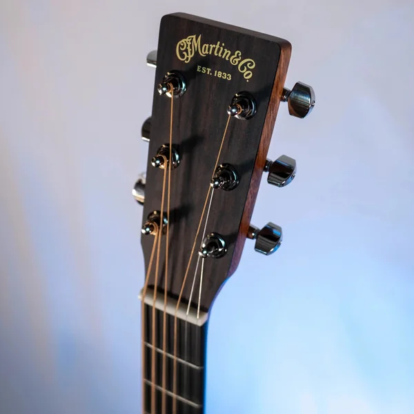 Guitare Martin 000-10E