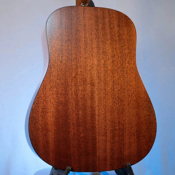 Guitare Martin D-10E
