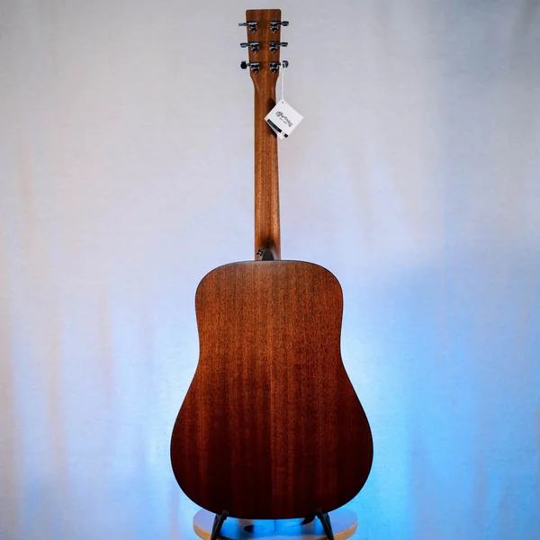 Guitare Martin D-10E