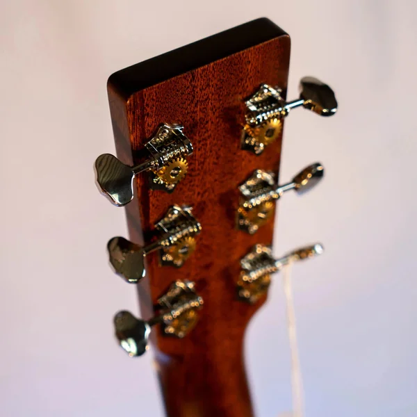 Guitare Martin D-18