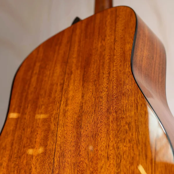 Guitare Martin D-18