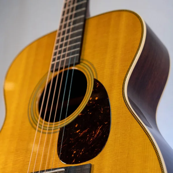 Guitare Martin OM-28
