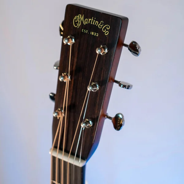 Guitare Martin OM-28