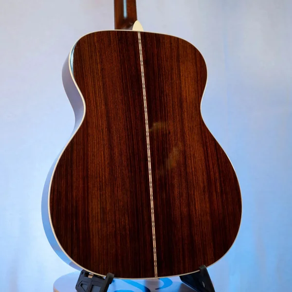 Guitare Martin OM-28